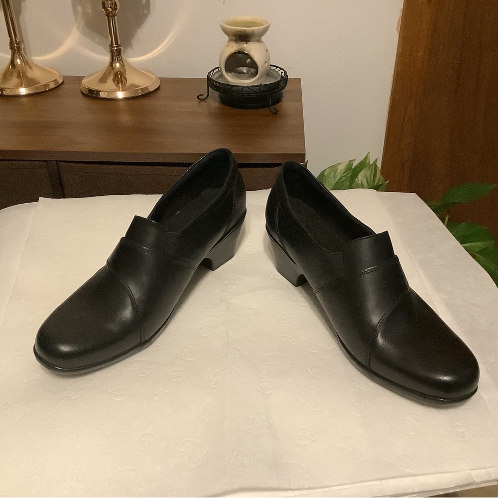 Black Clarks loafers - Picture 2 of 10